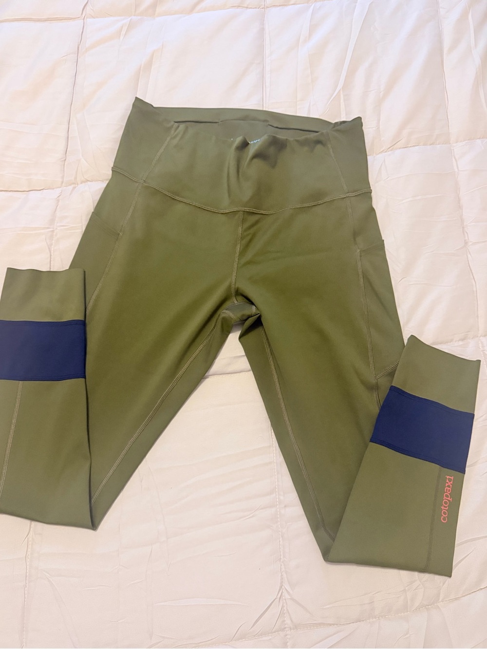 Cotopaxi athletic leggings olive green with blue color block Women’s XL